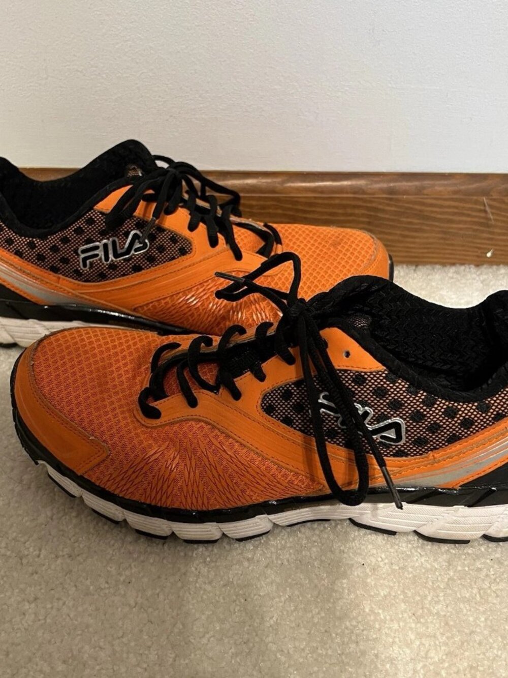 FILA Energized IHR18057-802 Men's 10.5 Orange Black Shaun T Train Workout Shoes